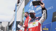 Nic neviděl, ale nevzdal to! Lacko si i bez stěrače dojel na ME pro třetí místo