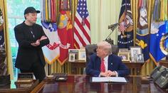 Trump se pustil do Muska: Vrať se, odkud jsi přišel, vzkázal mu