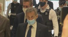 Bývalý francouzský prezident Sarkozy je vinný z korupce, dostal rok natvrdo