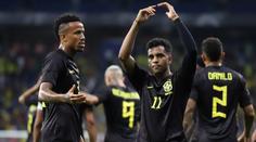 Brazilci podpořili Viníciuse. Poprvé v historii nastoupili v černých dresech