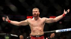 Souboj Procházkových rivalů zastavilo zranění, Blachowicz oslepl na jedno oko