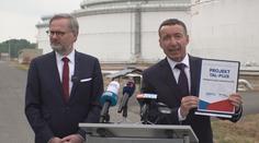 Do Česka stále teče ruská ropa za miliardy. Je to výhodné, řekl ekonom
