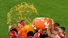 Problémy s kanalizací, miliardy křidýlek a hektolitry piva! Je tu Superbowl