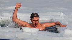 Český freediver to zvládl! V ledové vodě překonal světový rekord