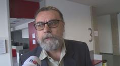 Pedofil osahával malého chlapce. Objevili tak jeho staré zločiny