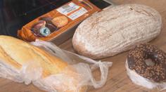Lidí s celiakií v Česku přibývá. Kvůli drahému jídlu musejí porušovat dietu