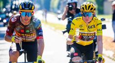 V Paříži triumfoval Philipsen, Vingegaard ve žlutém slavil se šampaňským