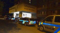 Muži se pohádali na ubytovně, jeden skončil těžce pobodaný v nemocnici
