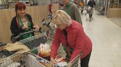 Kvůli inflaci přibylo lidí v nouzi. Obchody se zapojily do potravinové sbírky