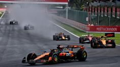 Nejprve déšť, pak dominance McLarenu. Další double, skvělý závod pro Hamiltona