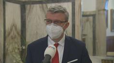 Havlíček představil detaily pro rozvolňování. Kadeřníci budou mít štít