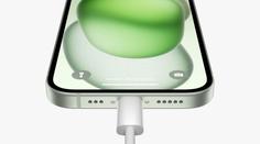 Apple ustoupil Evropské unii. Nové iPhony mají jiný nabíjecí konektor