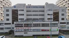 Unikátní typ bydlení z dob socialismu: Dům chátrá, město řeší, co s ním