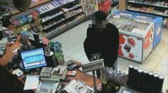 Prodavačka hrála přepadenou, byla lupičovou milenkou! Policii neošálili