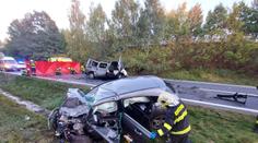 Tragická nehoda na Kladensku. Dva lidé zemřeli, další bojují o život