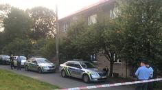 Pobodaná matka čtyř dětí zemřela, útočníka vyslýchá policie