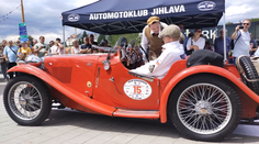 Jedinečná podívaná. Na prestižním závodu se předvedla unikátní auta