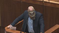 Slovenský parlament jednal o opatřeních, nechyběl křik ani vulgarismy