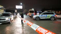 Na ulici v Praze našli zavražděného muže. Stopy policii dovedly na benzinku