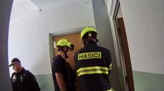 Seniorka ležela doma několik dní. Zachránili ji až strážníci