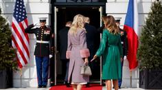 Trumpův trapas: Zapomněl na focení, manželky jen krčily rameny