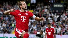 Kane dobyl Zlatý míč. Anglie má po 25 letech vítěze, Putellasová slaví potřetí