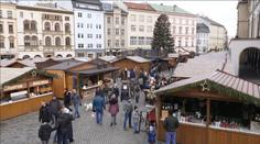 Kluziště zdarma a spousta pochoutek. V Olomouci odstartovaly adventní trhy