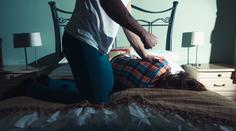 Muž týral svou manželku. Aby se vyhnul trestu, změnil si pohlaví