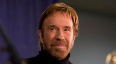 Chuck Norris je v nemocnici. Herce skolily zdravotní problémy