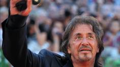 Al Pacino (82) bude znovu tatínkem. Jeho přítelkyně (29) má za měsíc porodit