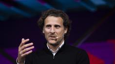 Diego Forlán udivuje svět. Kopačky vyměnil za tenisovou raketu
