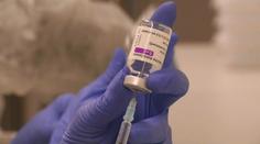 AstraZeneca začne na vakcíně vydělávat. Pandemie už skončila, tvrdí