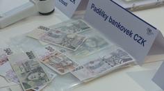 Padělků v Česku ubylo. Jejich hodnota byla výrazně menší