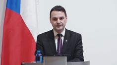 Pavlovo oznámení vyvolalo politickou bouři. Opozice žádá Macinkovu rezignaci