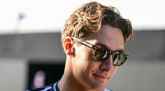 Formule 1 je závodění do první zatáčky, naříká Russell