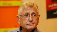 Tajný pohřeb Jiřího Menzela: Dva roky po smrti ho uložili na Vyšehradě