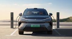 BYD prozradila, kdy pošle do Evropy supernabíječky. Elektromobil nabijí za pět minut!
