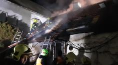 Na Vysočině hořel dům. Zraněného majitele odvezl vrtulník