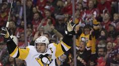 Crosby má 800. nahrávku, Matthews dotahuje Pastu. Kämpf skóroval