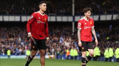 Rozčílený Ronaldo chtěl fanouškovi zničit telefon, pak ukázal krvavou nohu