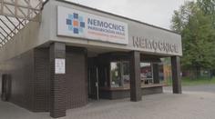 Chrudimská porodnice nepřijímá rodičky. Onemocněl primář, náhrada za něj zatím není
