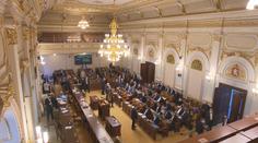 Poslanci se mimořádně sejdou kvůli covidu