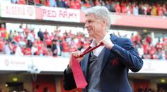Merci, Arsene! Wenger si užil pět gólů, pak sundal červenou kravatu