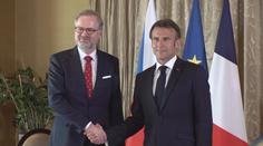 Premiér Fiala se v Bratislavě sešel s francouzským prezidentem Macronem