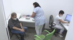 Na očkování čeká zhruba 160 tisíc lidí. Kde vás naočkují nejrychleji? PŘEHLED