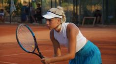 Tenis jí moc nesypal, australská hráčka se začala živit svým tělem!