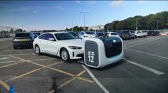 V Británii parkují auta roboti. Šetří tak čas i prostor