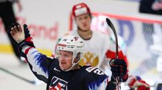 Hokejisté USA porazili Rusko a vedou v zamotané skupině B