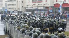 Po brutálním potlačení protestu v Minsku propukly další v celé zemi