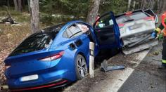 Nehoda dvou aut na Rychnovsku: Oba řidiči skončili v nemocnici